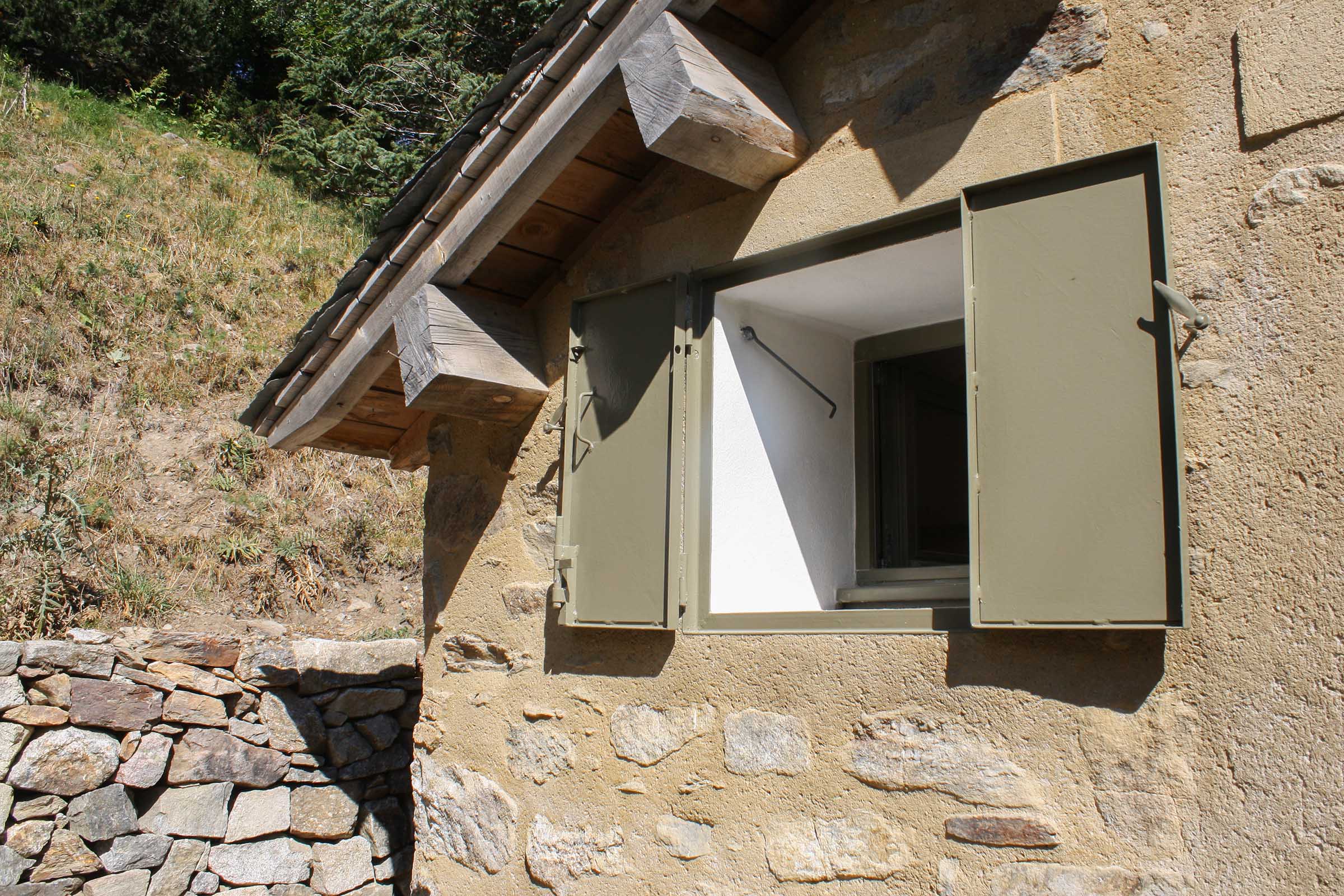 CABANE PASTORALE
DE MARIAILLES GPC_Mariailles/photos/06.jpg