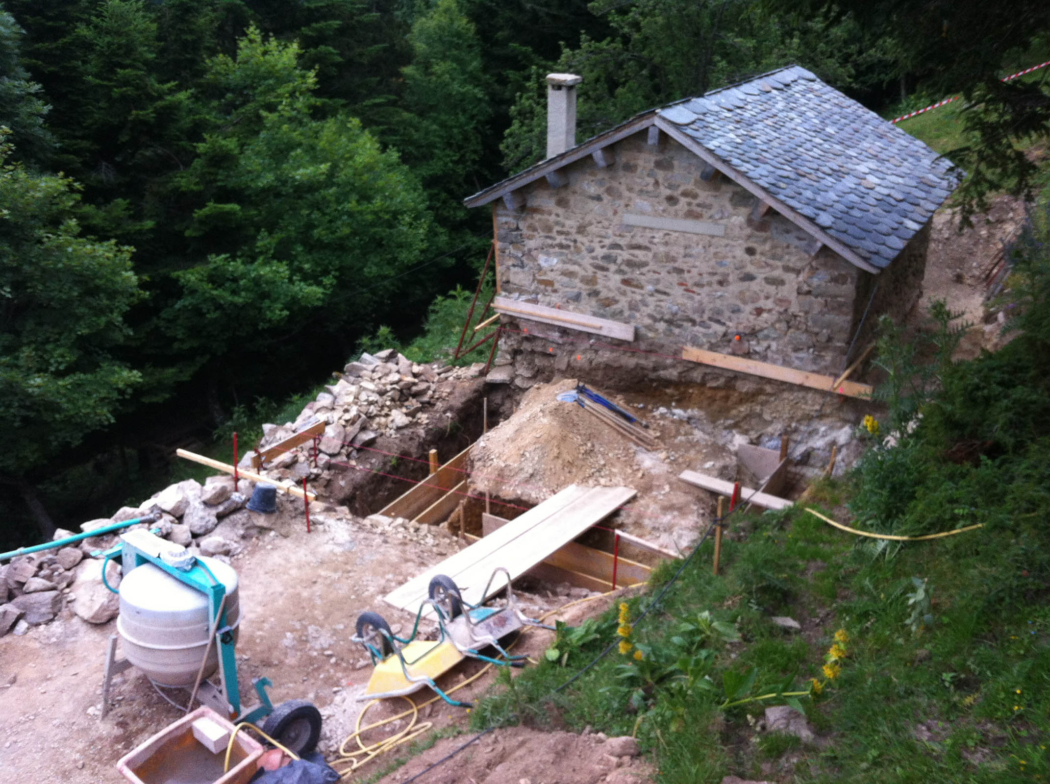 CABANE PASTORALE
DE MARIAILLES GPC_Mariailles/photos/chantier/03.jpg