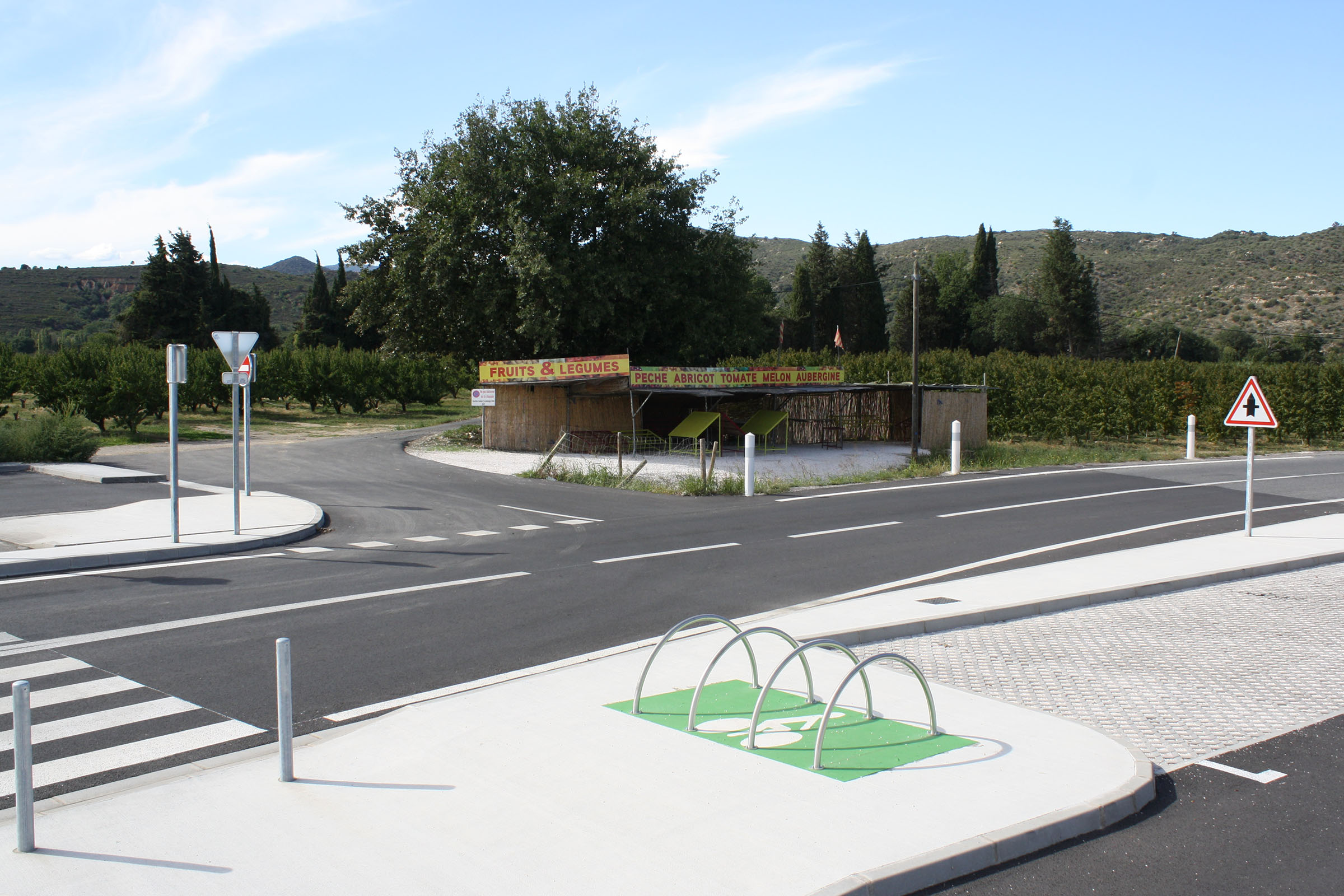 STAND DE VENTE JCB_Bouleternere/photos/02.jpg