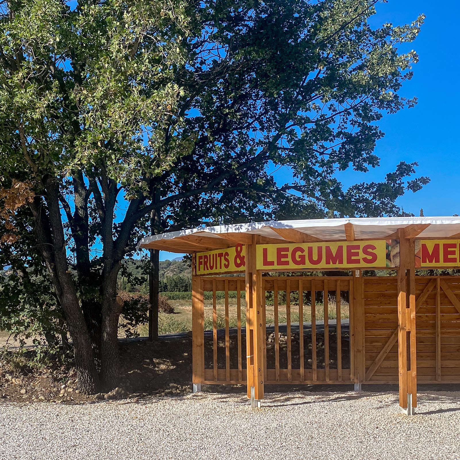 STAND DE VENTE JCB_Bouleternere/photos/05.jpg